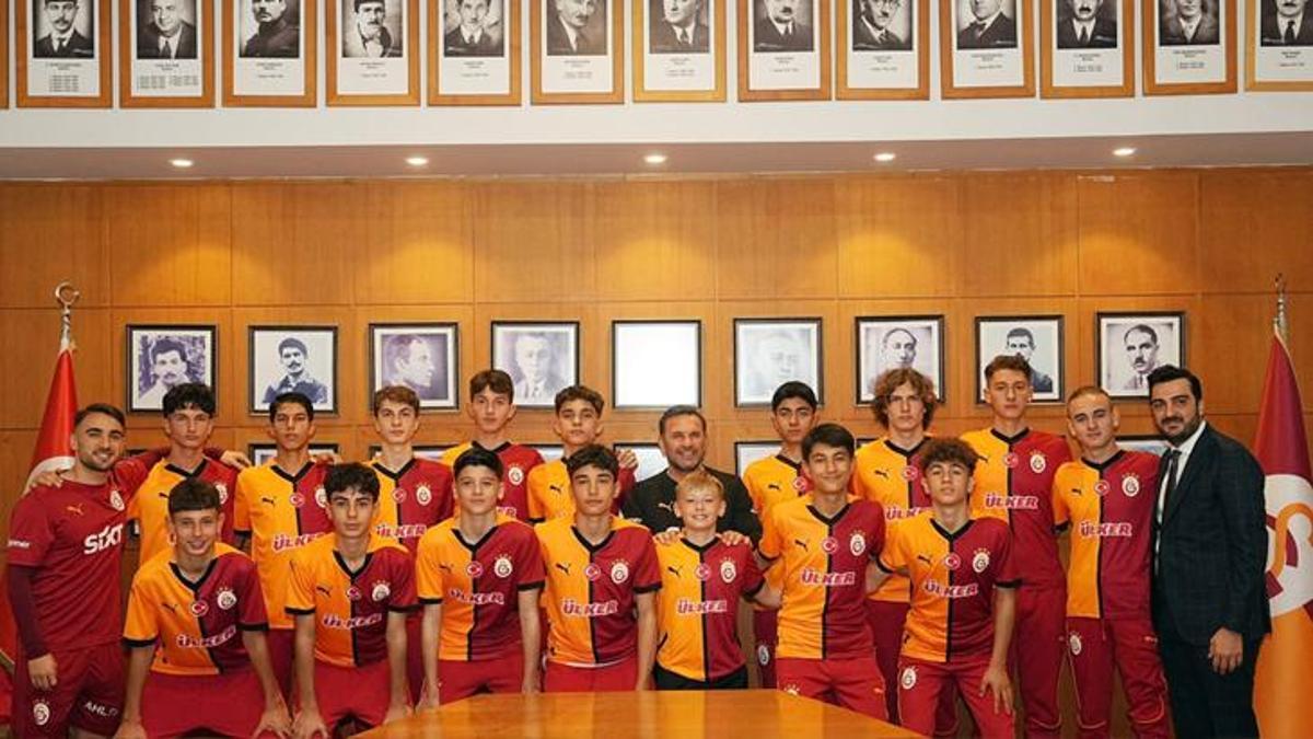 SON DAKİKA! Galatasaray 16 transferi resmen açıkladı: İmzalar art arta…